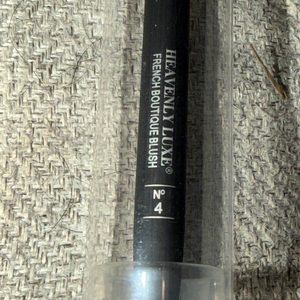IT Cosmetics‎ Heavenly Luxe French Boutique Blush Brush #4 angled contour brush - Picture 2 of 4